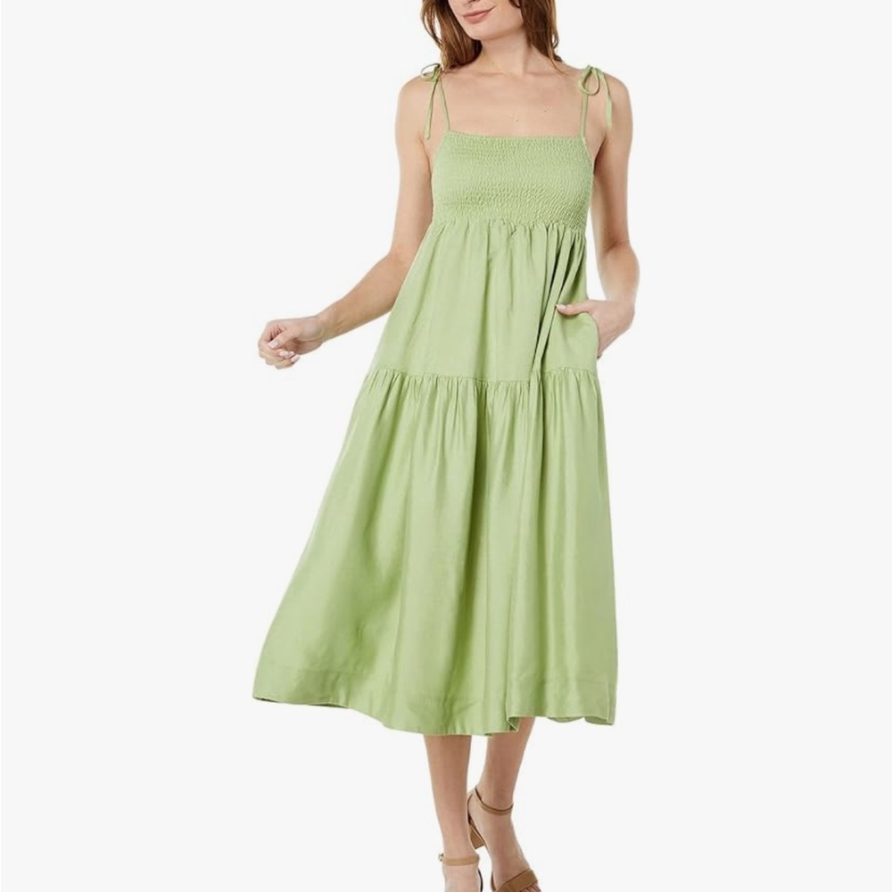 ASTR The Label Pale Green Smocked Tiered Midi Sundress Spaghetti Strap Small